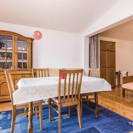 4 Bedroom Awesome Apartment In Starigrad Starigrad Paklenica Exterior foto